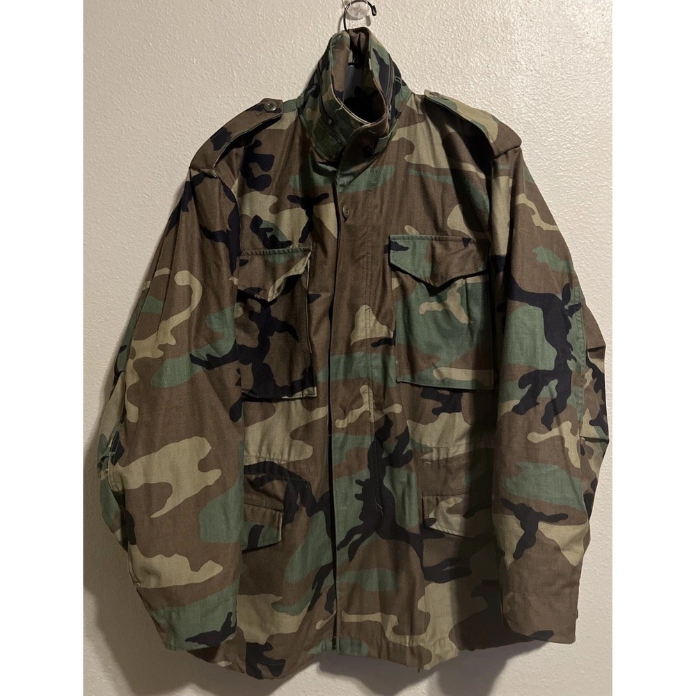 US Army Woodland Camo Field Jacket Coat Cold Weather Parka Medium‎ Regular J2128